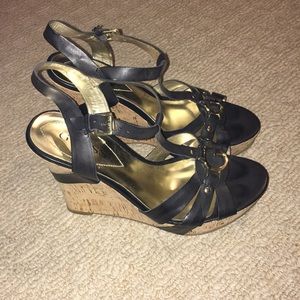 Black and brown cork wedges